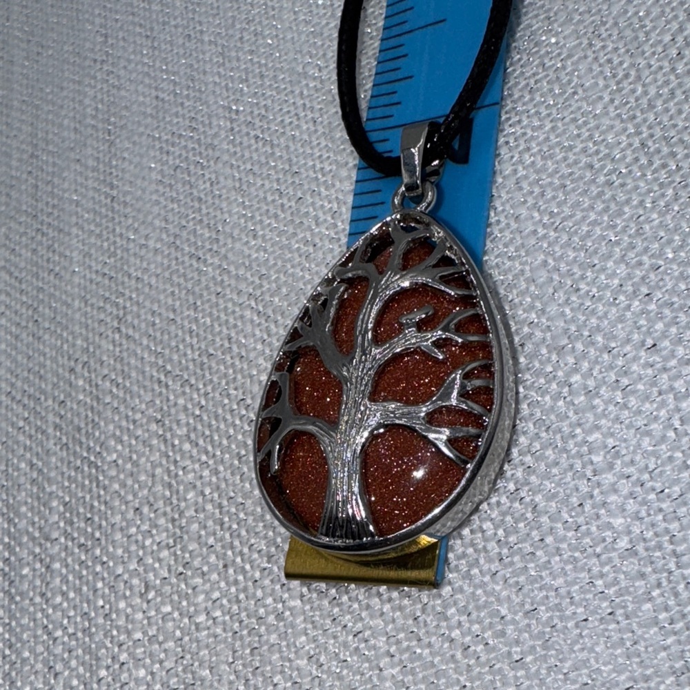 Sandstone gemstone necklace 2” silver tone tree of life Pendant on a 9” cord NEW - Picture 5 of 6